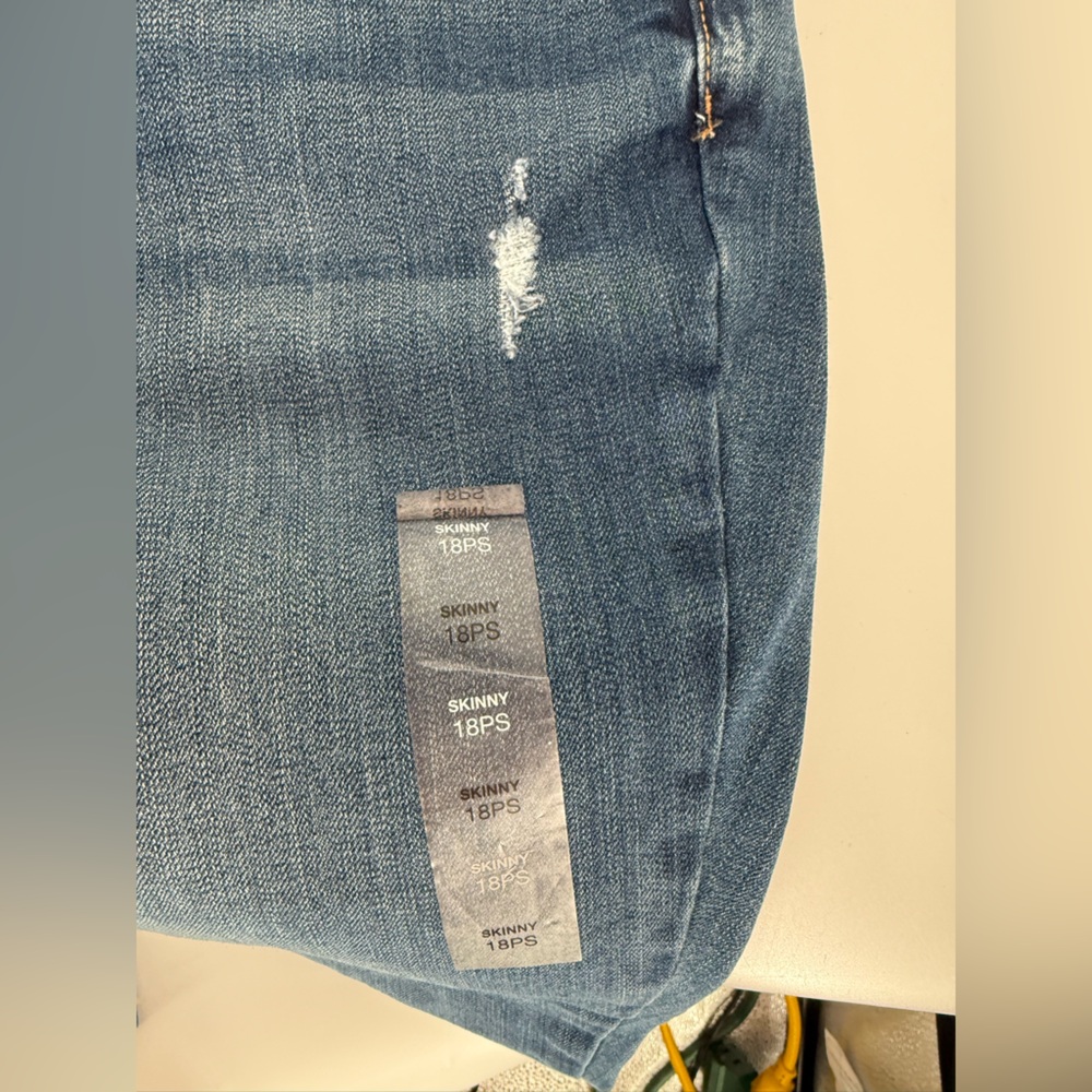 Sonoma Women's Skinny The Everyday Jeans in Medium Blue Wash - Picture 4 of 7
